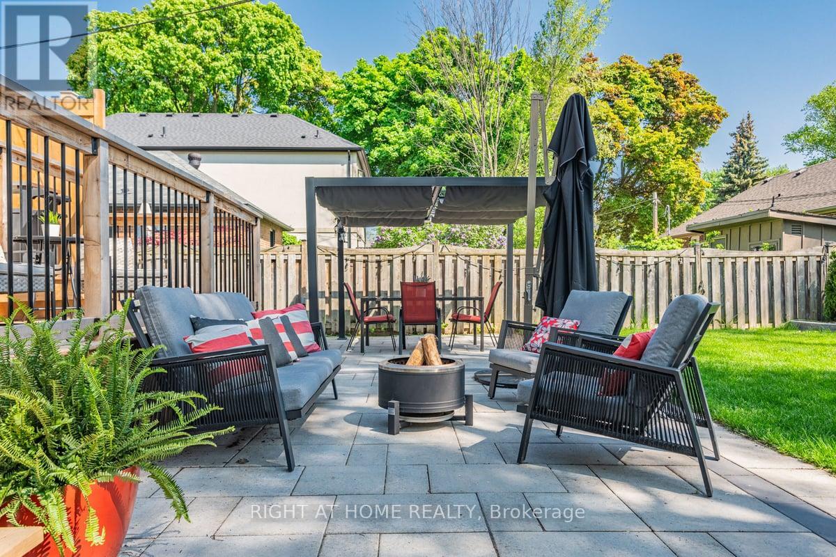 205 Prince Edward Drive S, Toronto, Ontario  M8Y 3X1 - Photo 29 - W12471640