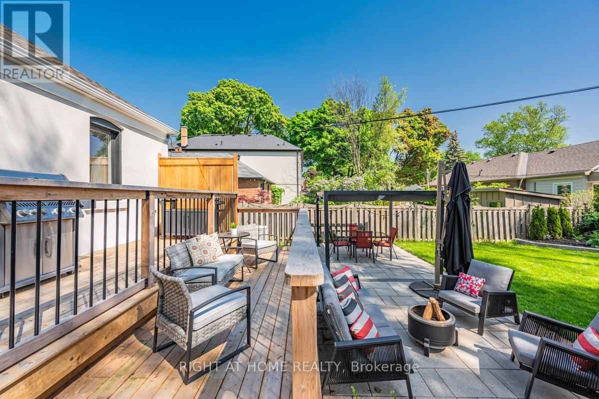 205 Prince Edward Drive S, Toronto, Ontario  M8Y 3X1 - Photo 33 - W12471640