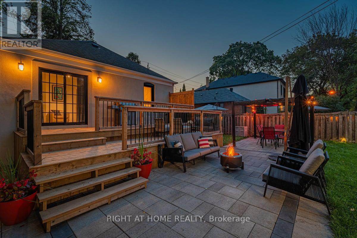 205 Prince Edward Drive S, Toronto, Ontario  M8Y 3X1 - Photo 38 - W12471640
