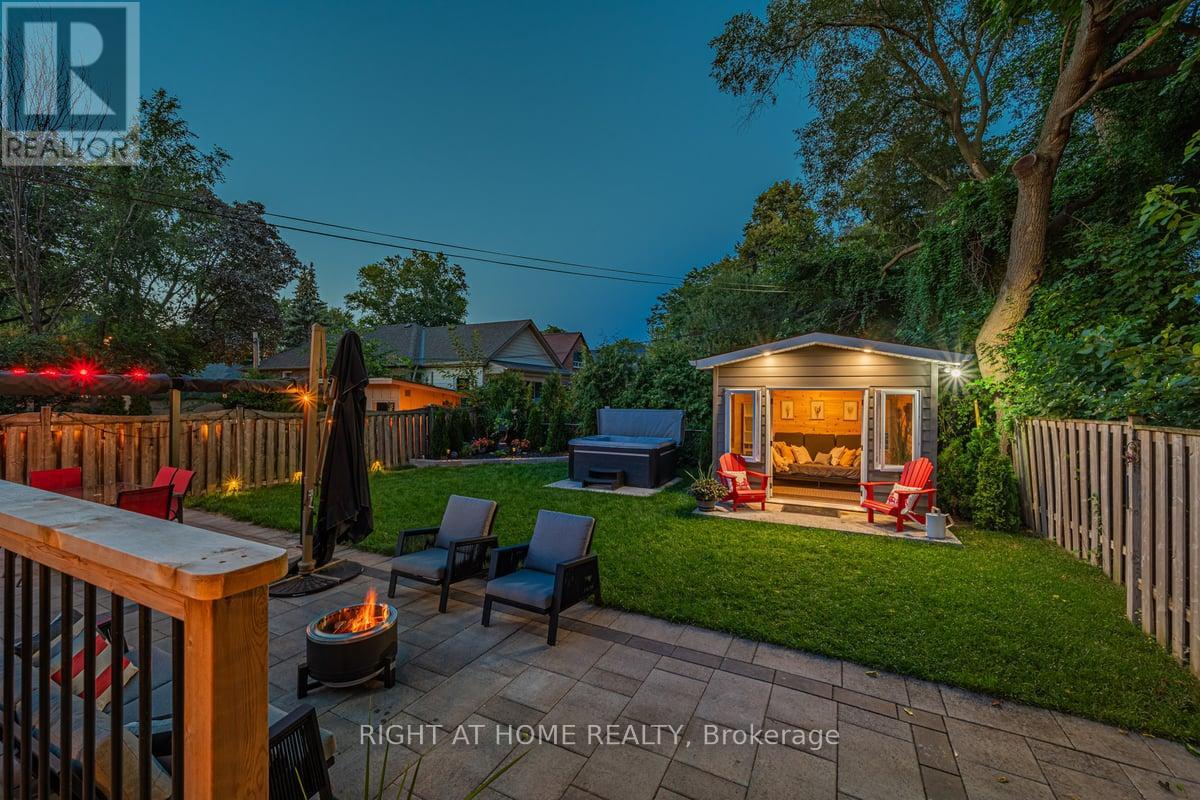 205 Prince Edward Drive S, Toronto, Ontario  M8Y 3X1 - Photo 39 - W12471640