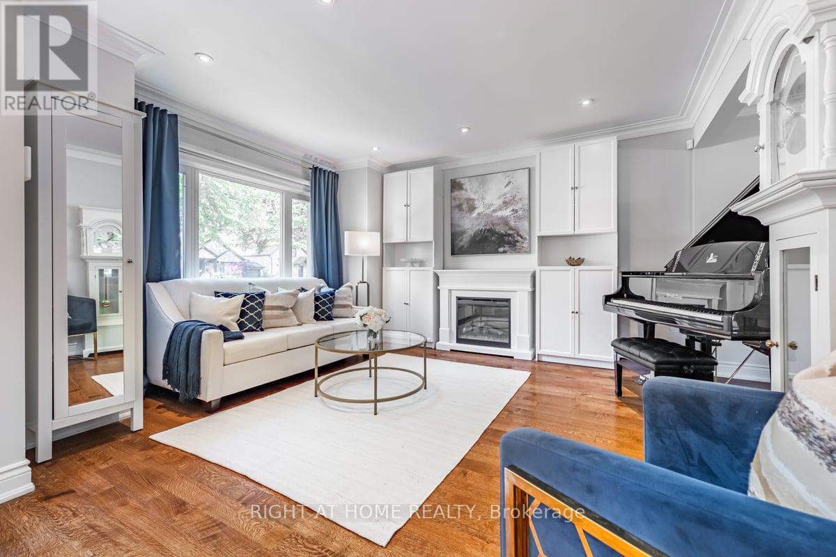 205 Prince Edward Drive S, Toronto, Ontario  M8Y 3X1 - Photo 4 - W12471640