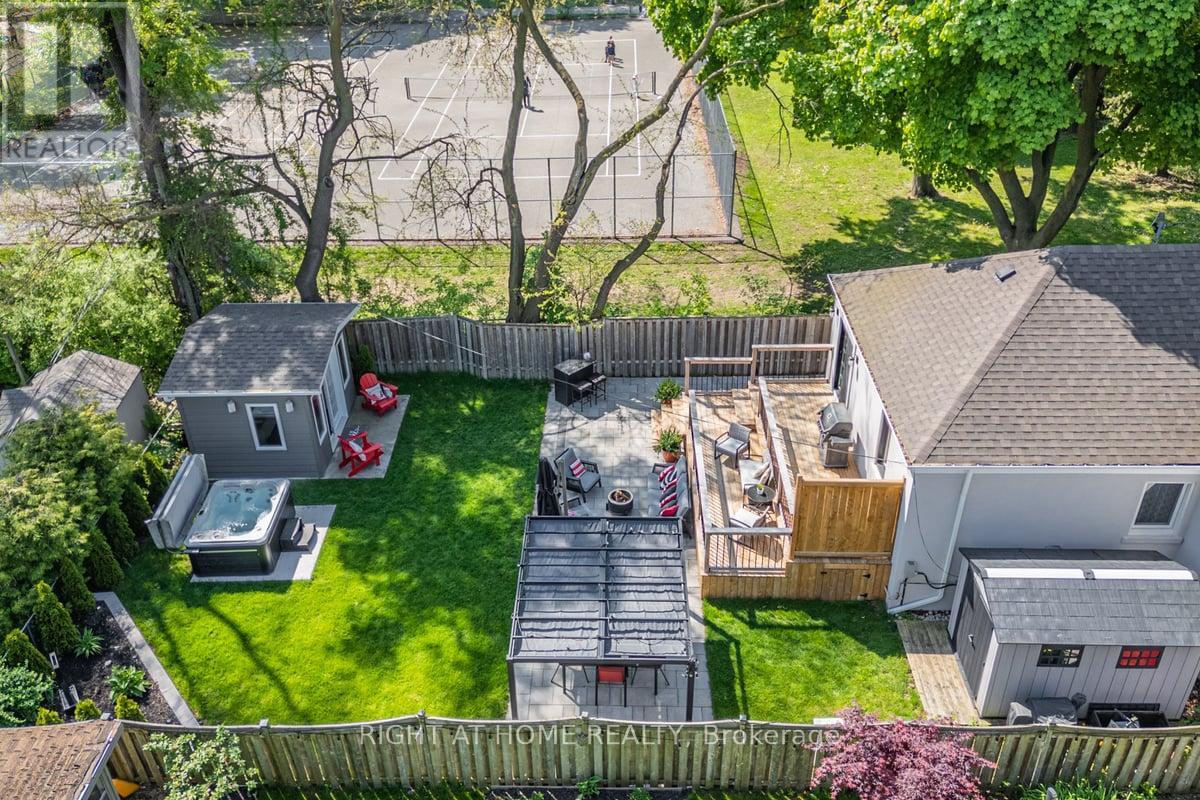 205 Prince Edward Drive S, Toronto, Ontario  M8Y 3X1 - Photo 45 - W12471640