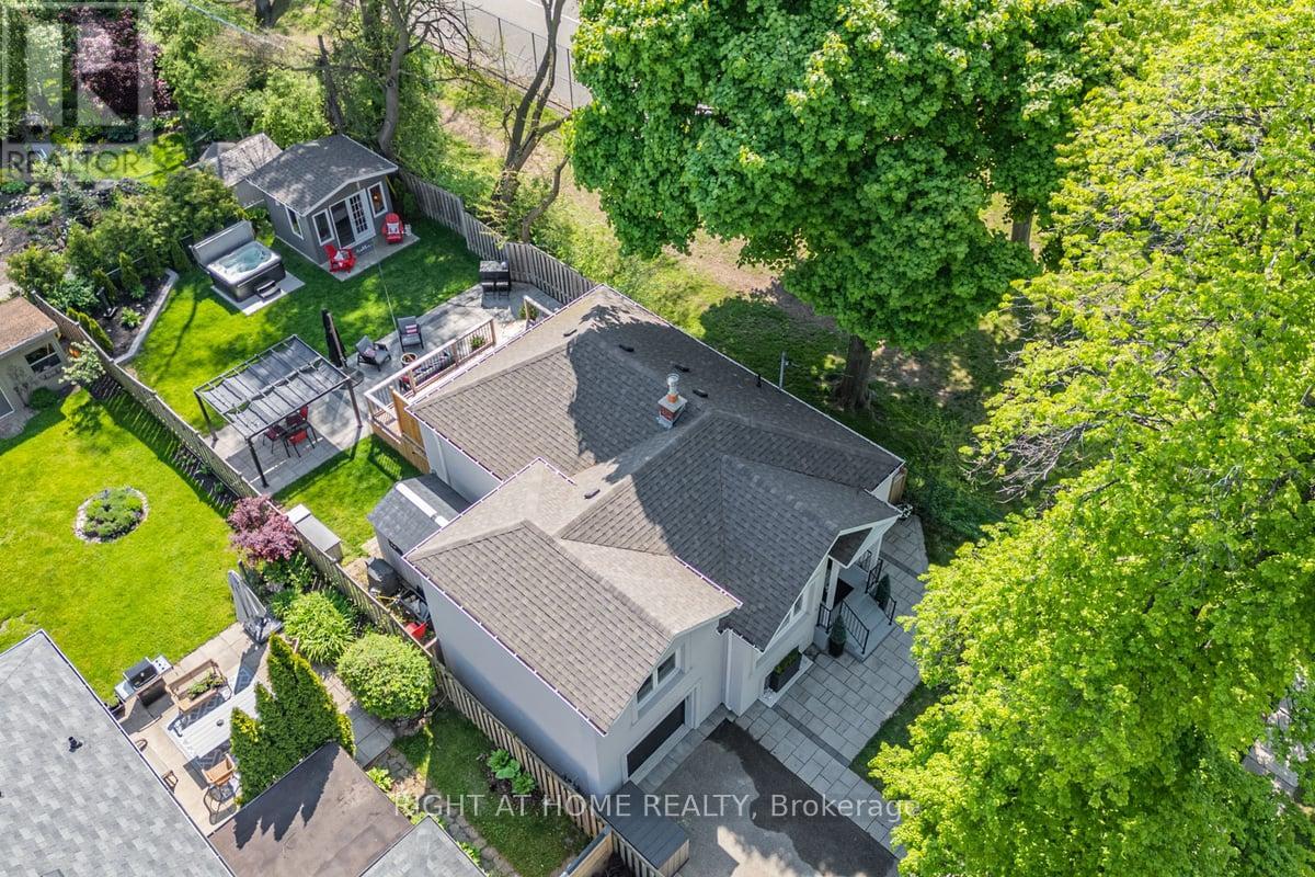205 Prince Edward Drive S, Toronto, Ontario  M8Y 3X1 - Photo 46 - W12471640