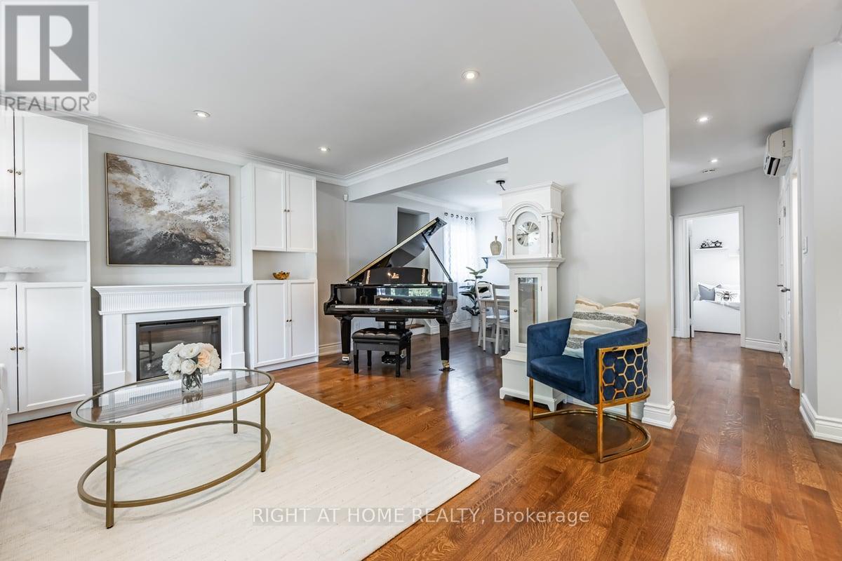 205 Prince Edward Drive S, Toronto, Ontario  M8Y 3X1 - Photo 5 - W12471640
