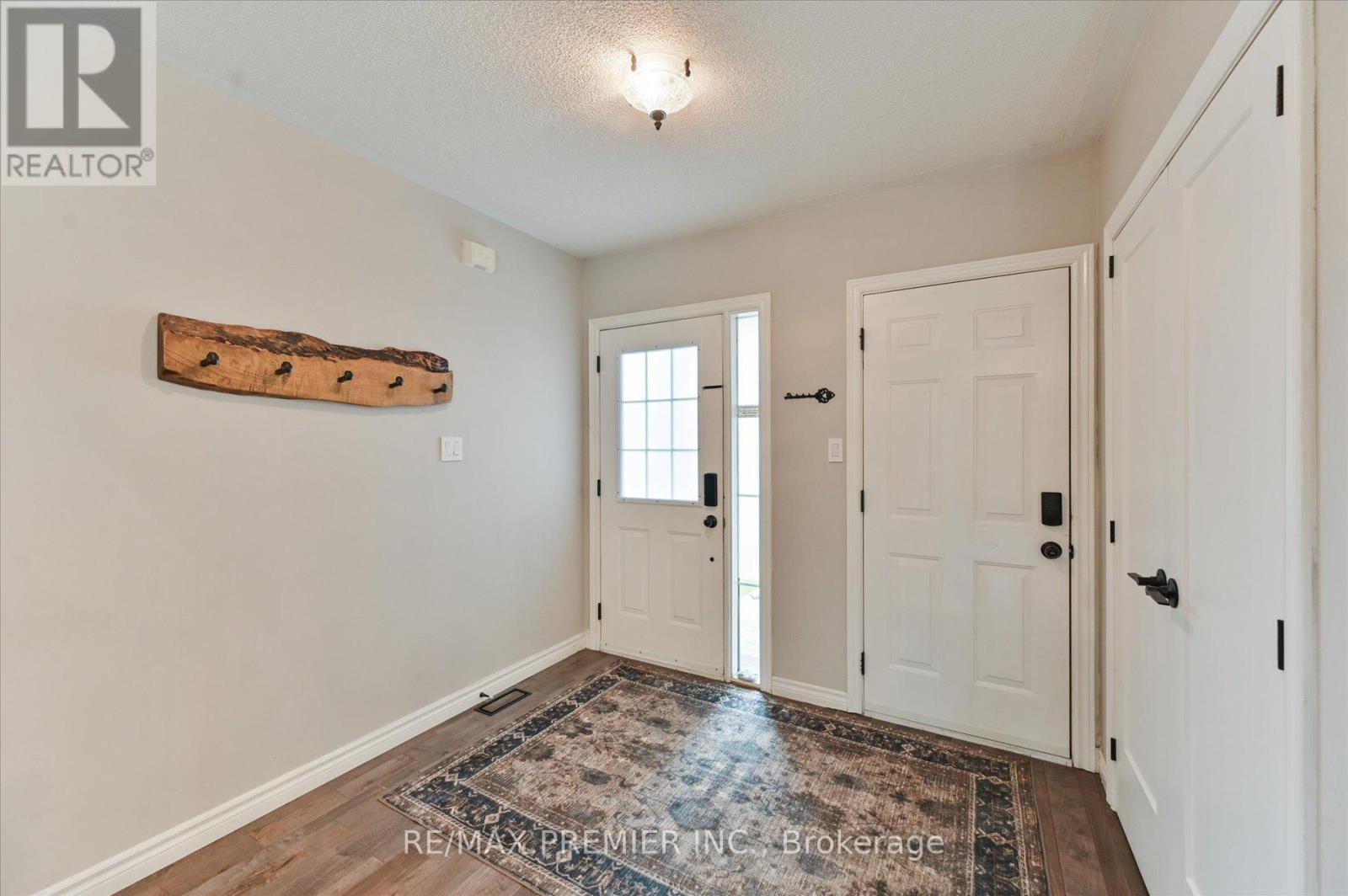 78 Archbury Circle, Caledon, Ontario  L7E 2H8 - Photo 2 - W12471642