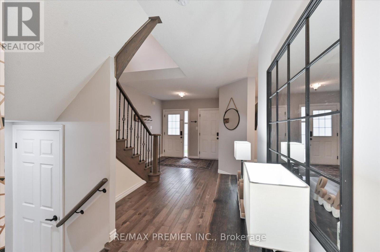 78 Archbury Circle, Caledon, Ontario  L7E 2H8 - Photo 4 - W12471642