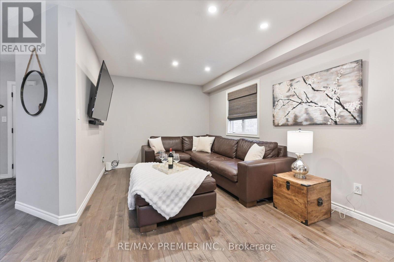 78 Archbury Circle, Caledon, Ontario  L7E 2H8 - Photo 5 - W12471642