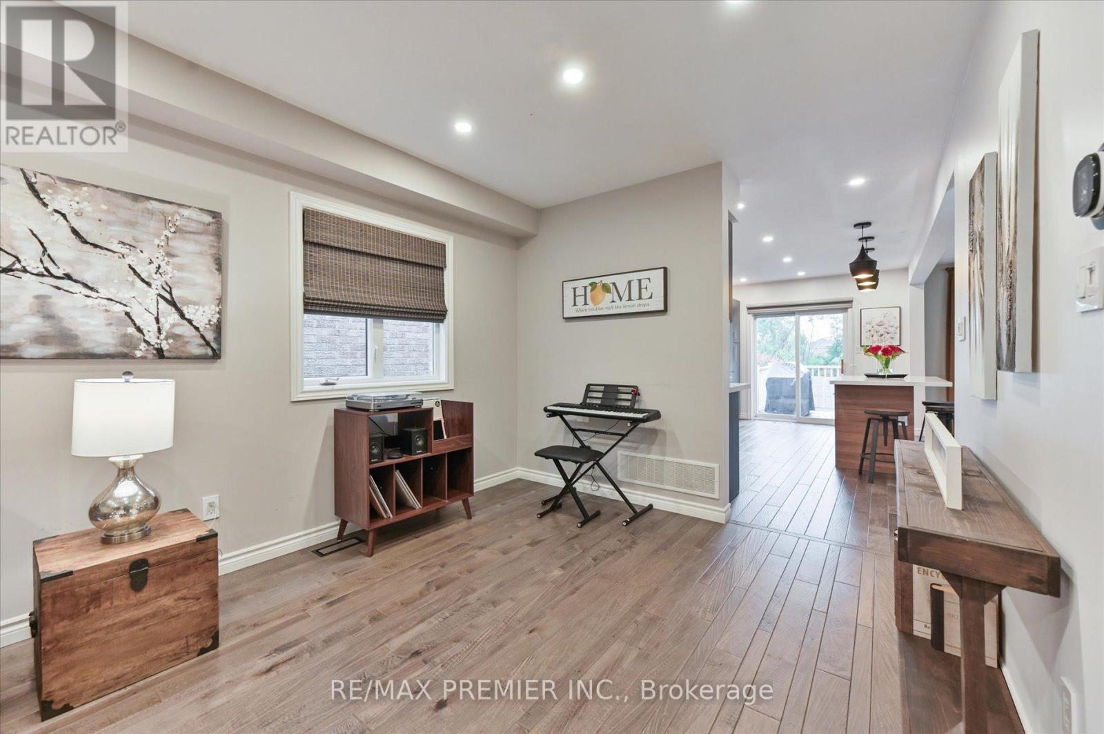 78 Archbury Circle, Caledon, Ontario  L7E 2H8 - Photo 7 - W12471642