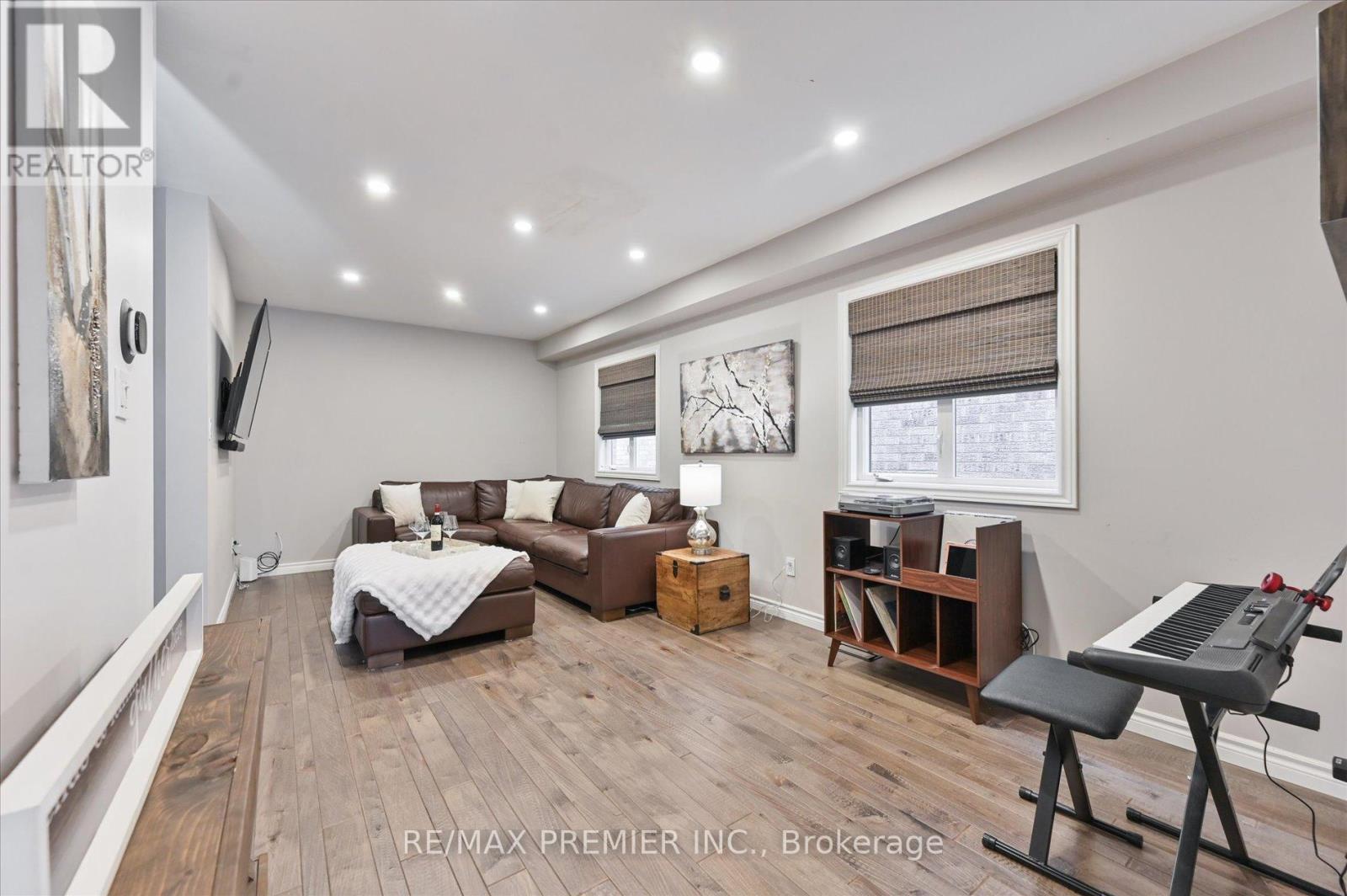 78 Archbury Circle, Caledon, Ontario  L7E 2H8 - Photo 8 - W12471642