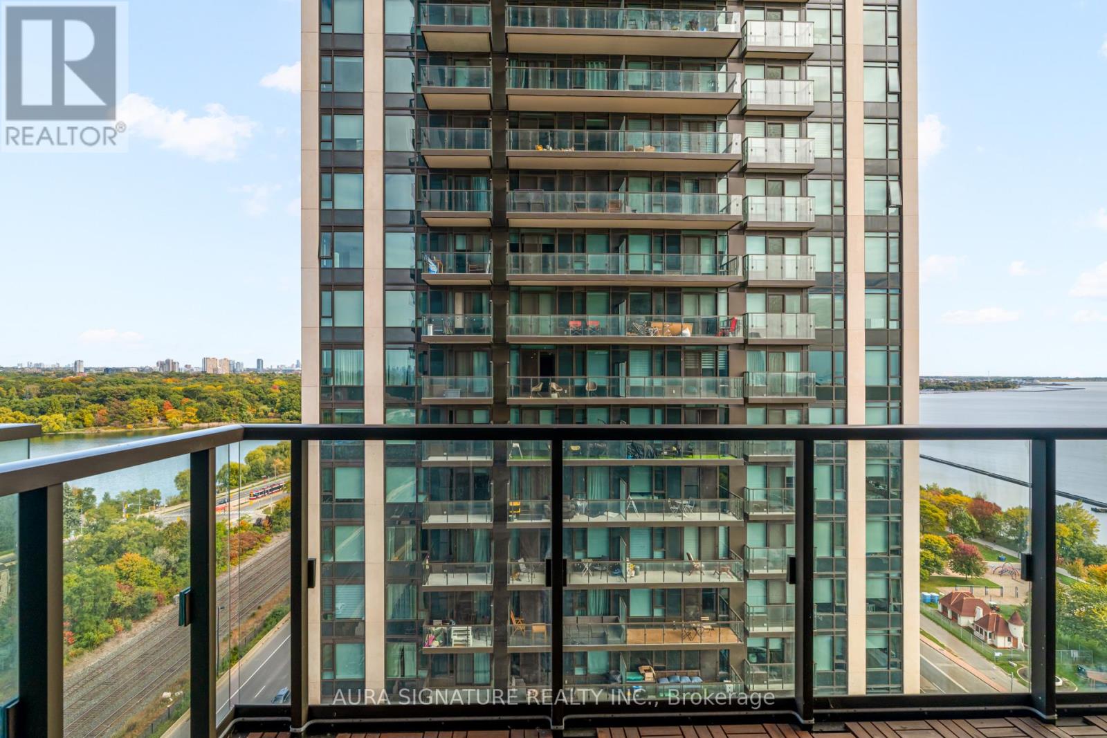 2205 - 1928 Lake Shore Boulevard W, Toronto, Ontario  M6S 0B1 - Photo 23 - W12471698