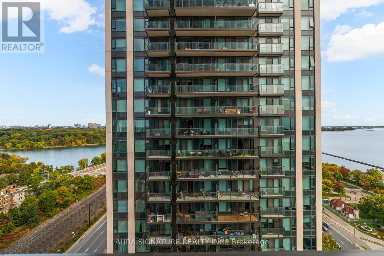 2205 - 1928 Lake Shore Boulevard W, Toronto, Ontario  M6S 0B1 - Photo 25 - W12471698