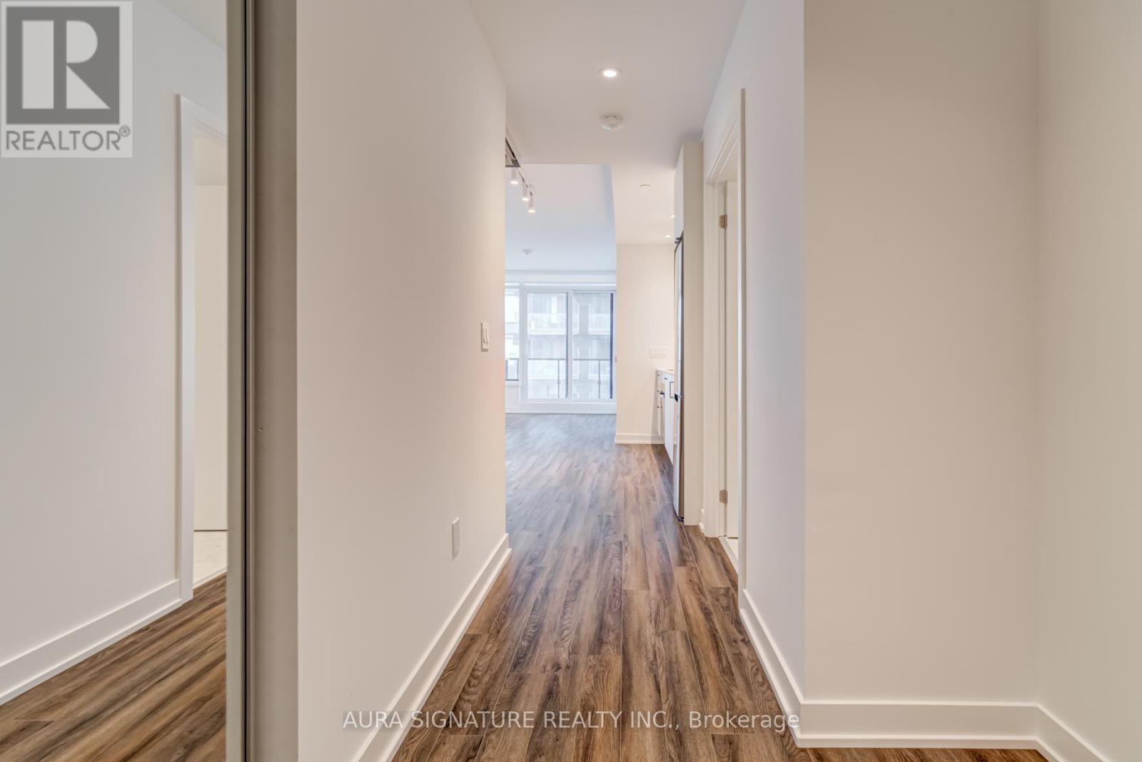 2205 - 1928 Lake Shore Boulevard W, Toronto, Ontario  M6S 0B1 - Photo 4 - W12471698