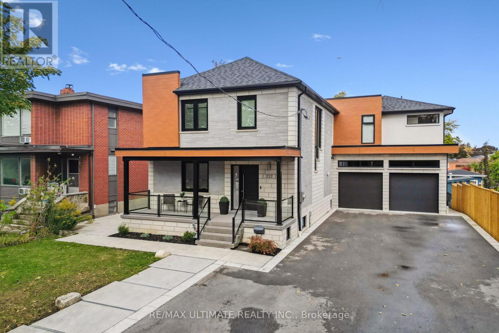 212 QUEENSLEA AVENUE, Toronto, Ontario