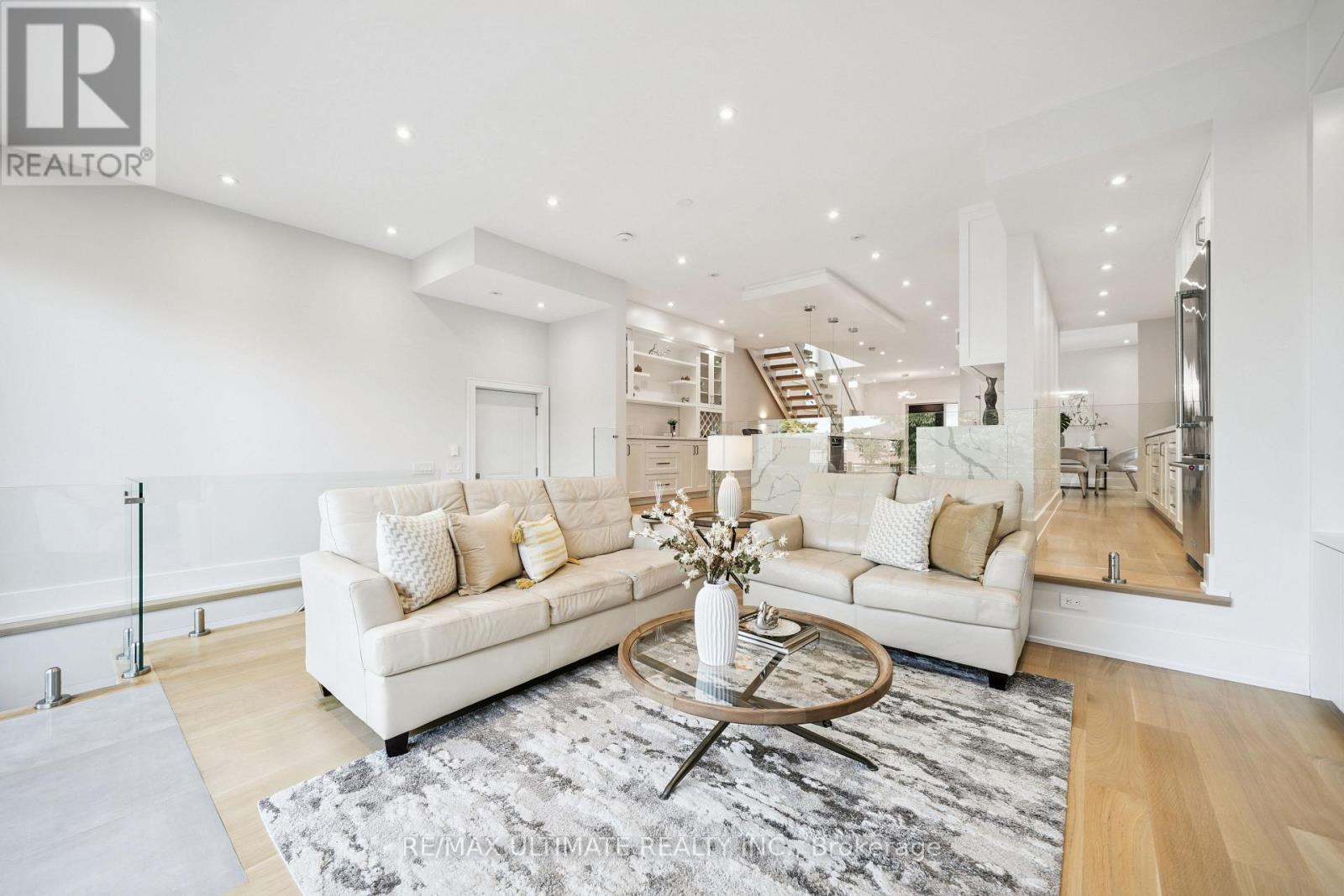 212 Queenslea Avenue, Toronto, Ontario  M9N 2L6 - Photo 15 - W12471713