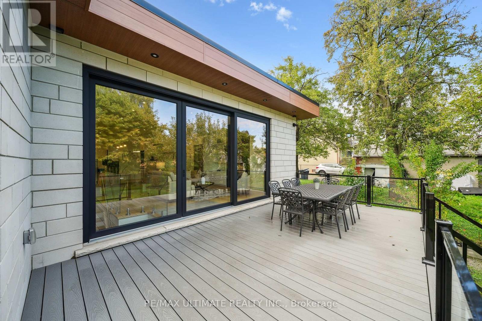 212 Queenslea Avenue, Toronto, Ontario  M9N 2L6 - Photo 38 - W12471713