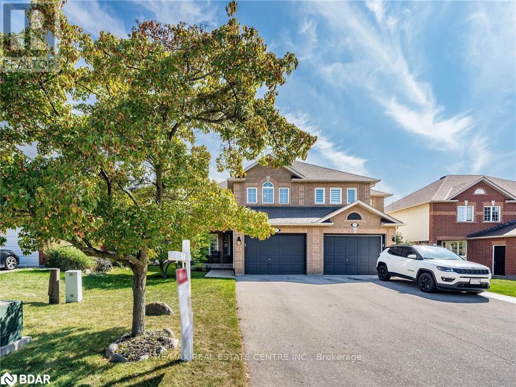 137 MOWAT CRESCENT, Halton Hills, Ontario