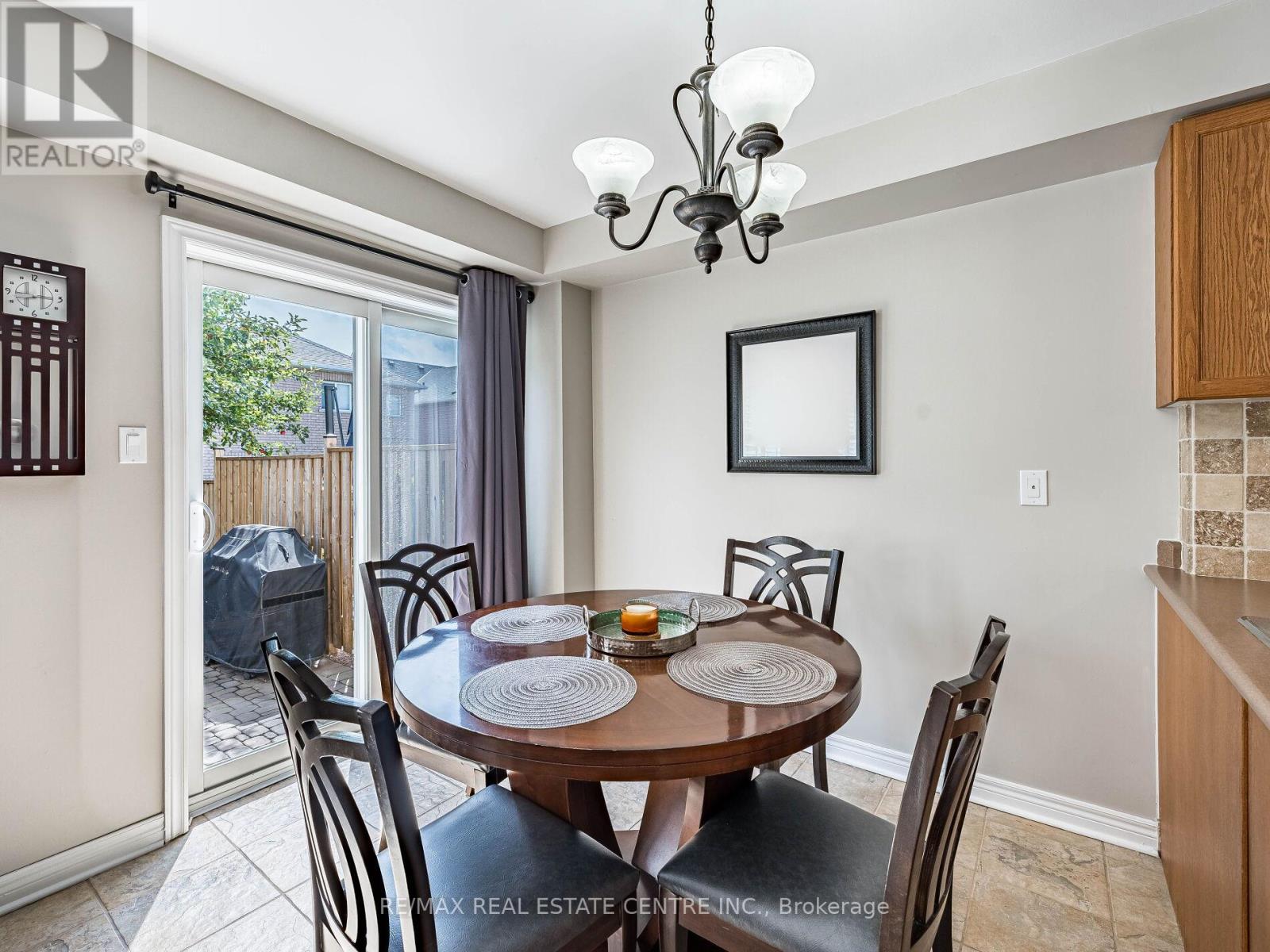 137 Mowat Crescent, Halton Hills, Ontario  L7G 6A8 - Photo 13 - W12471720