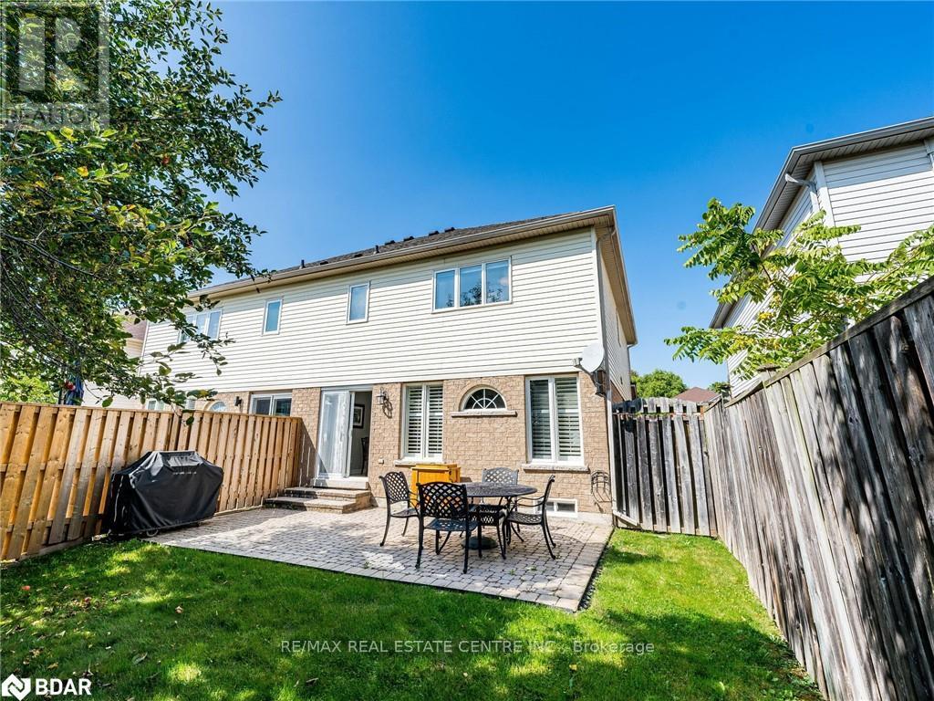 137 Mowat Crescent, Halton Hills, Ontario  L7G 6A8 - Photo 27 - W12471720