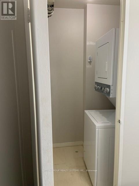 1604 - 115 Hillcrest Avenue, Mississauga, Ontario  L5B 3Y9 - Photo 16 - W12471721