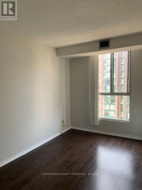 1604 - 115 Hillcrest Avenue, Mississauga, Ontario  L5B 3Y9 - Photo 22 - W12471721