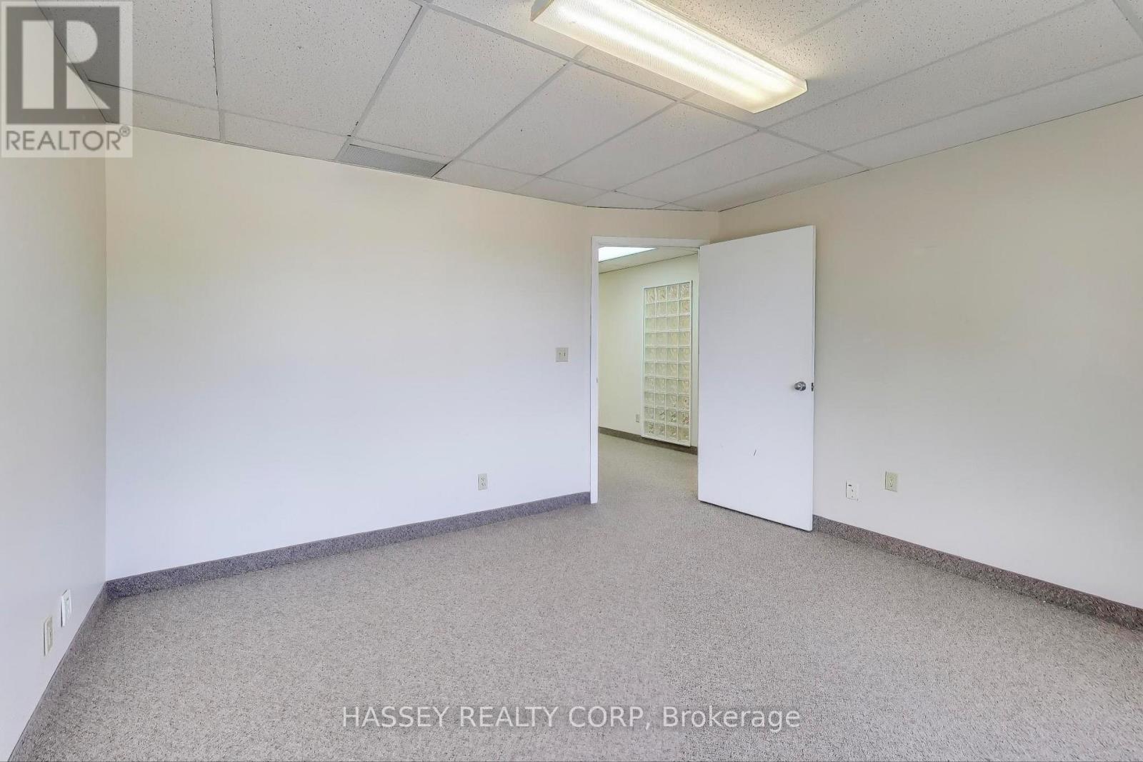 201 - 4 Checkley Street, Barrie (City Centre), Ontario  L4N 1W1 - Photo 16 - S12357581