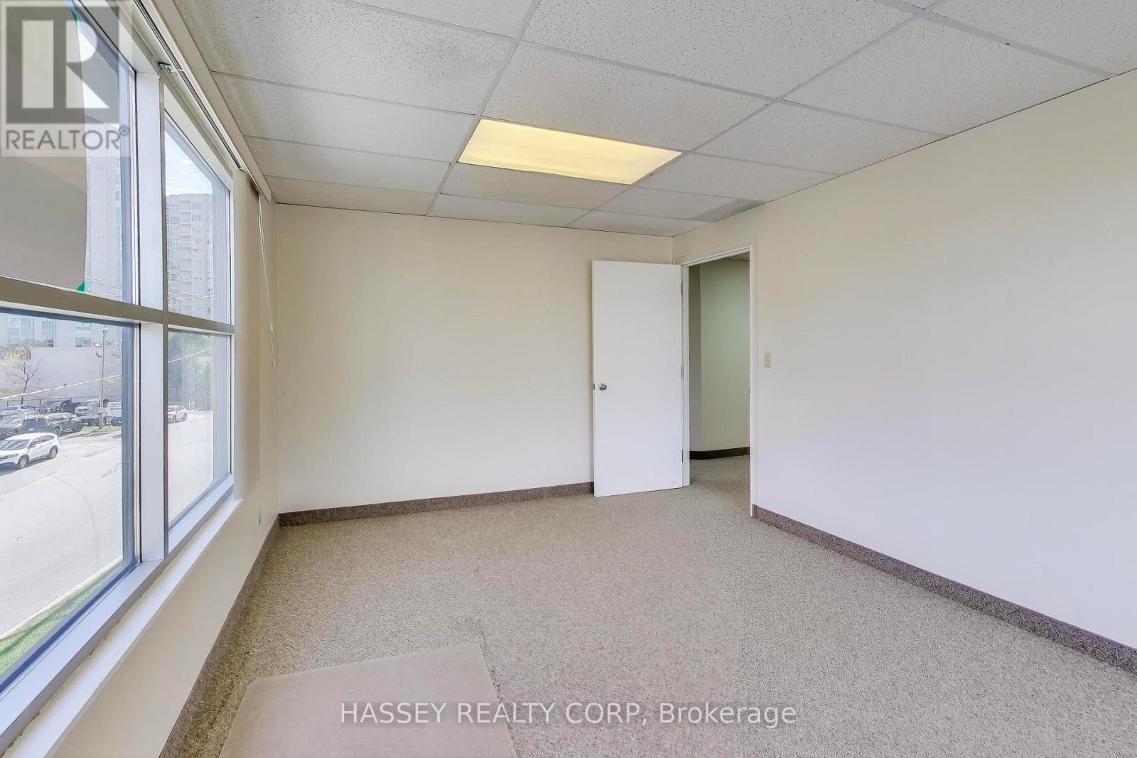 201 - 4 Checkley Street, Barrie (City Centre), Ontario  L4N 1W1 - Photo 18 - S12357581