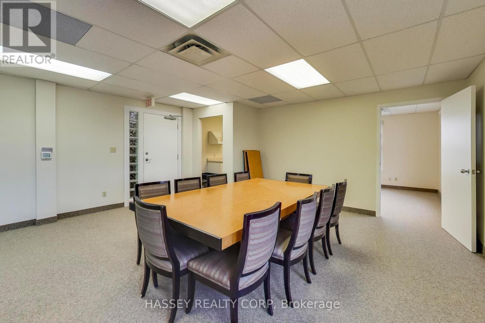 201 - 4 Checkley Street, Barrie (City Centre), Ontario  L4N 1W1 - Photo 11 - S12357581