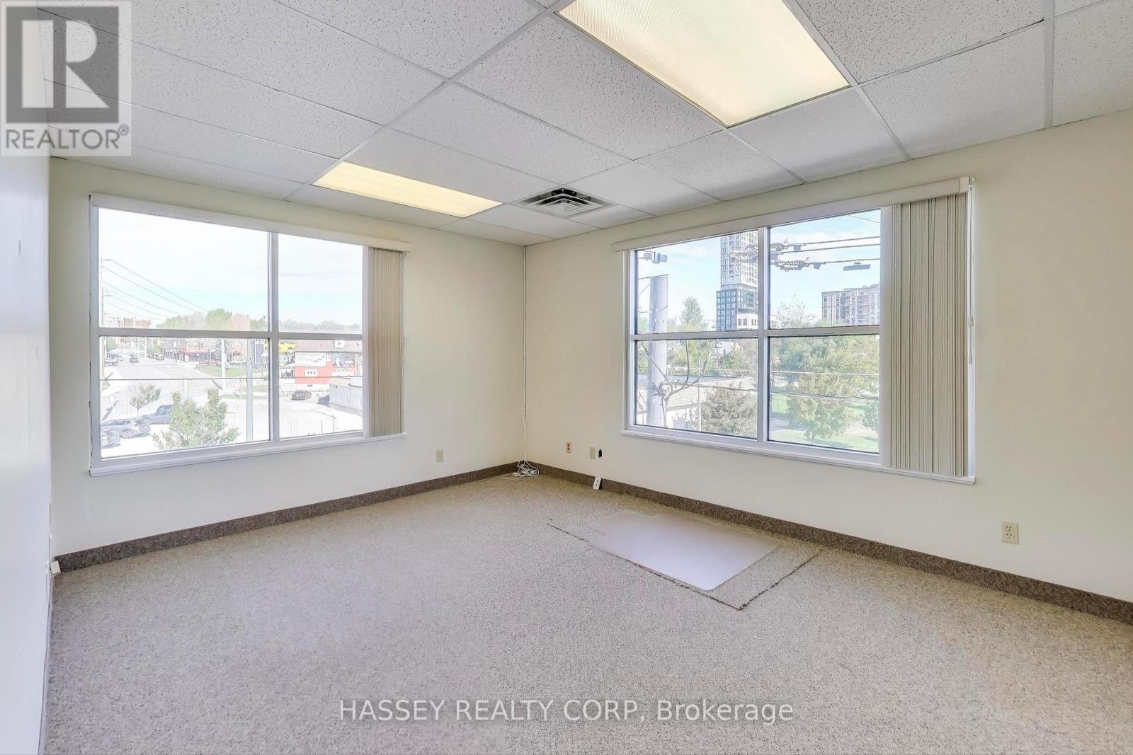 201 - 4 Checkley Street, Barrie (City Centre), Ontario  L4N 1W1 - Photo 17 - S12357581