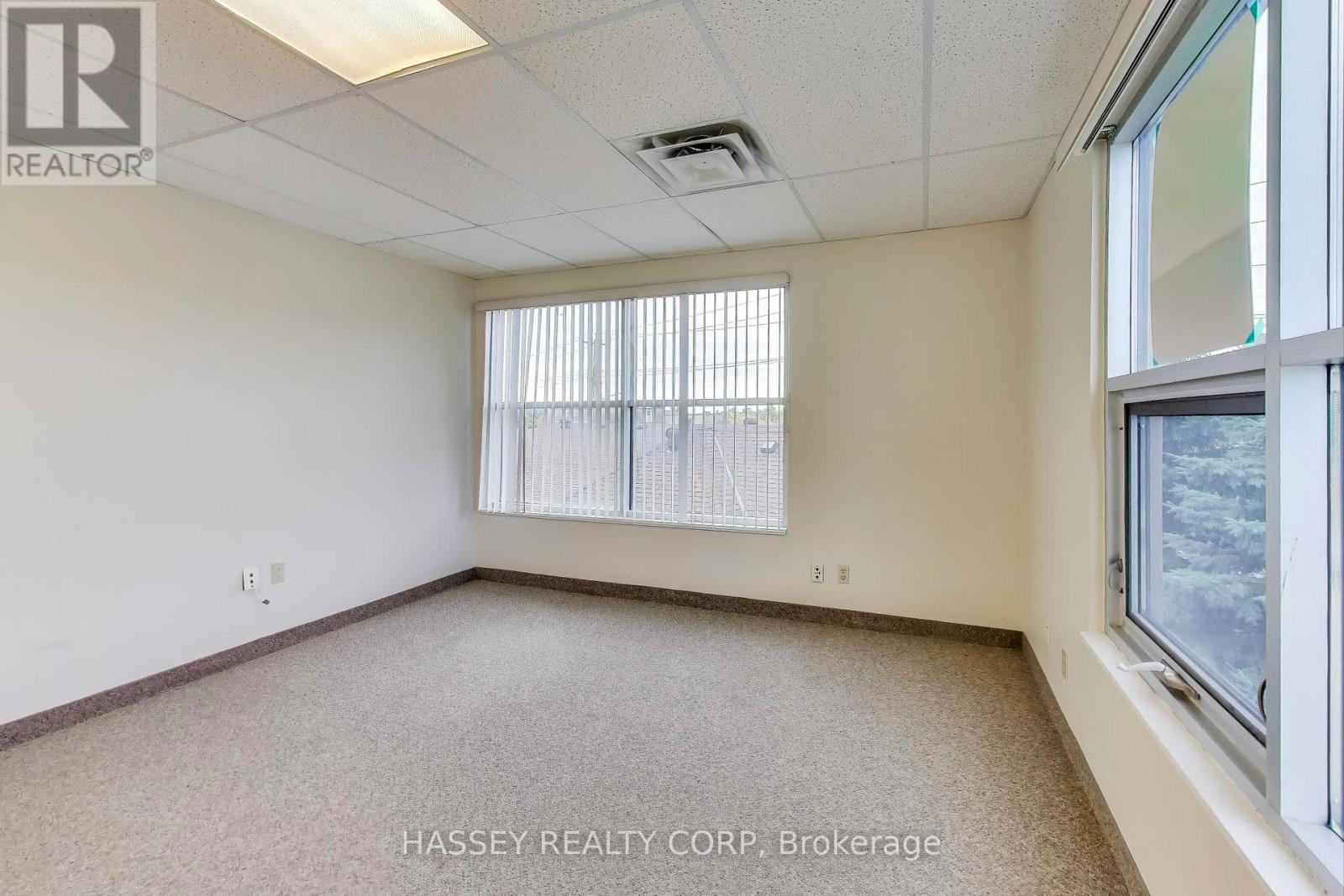 201 - 4 Checkley Street, Barrie (City Centre), Ontario  L4N 1W1 - Photo 13 - S12357581