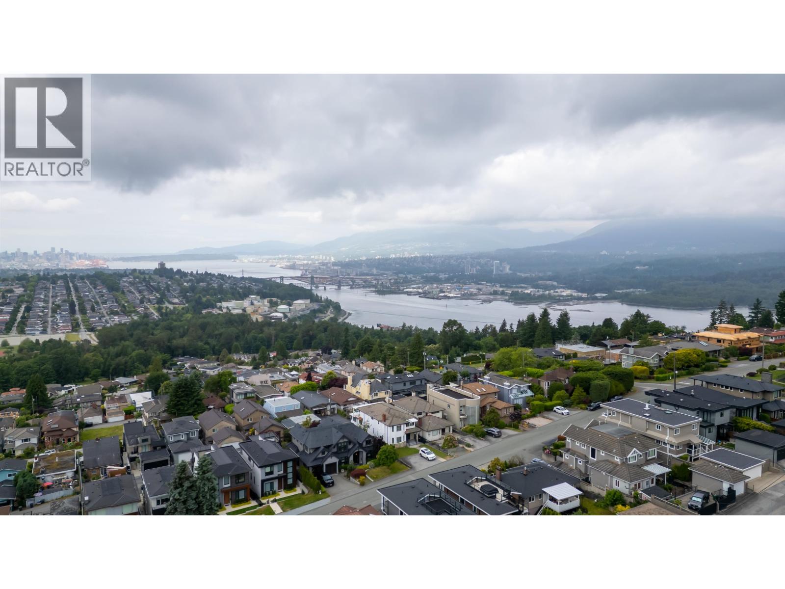 55 N Springer Avenue, Burnaby, British Columbia  V5B 1H3 - Photo 7 - R3015098