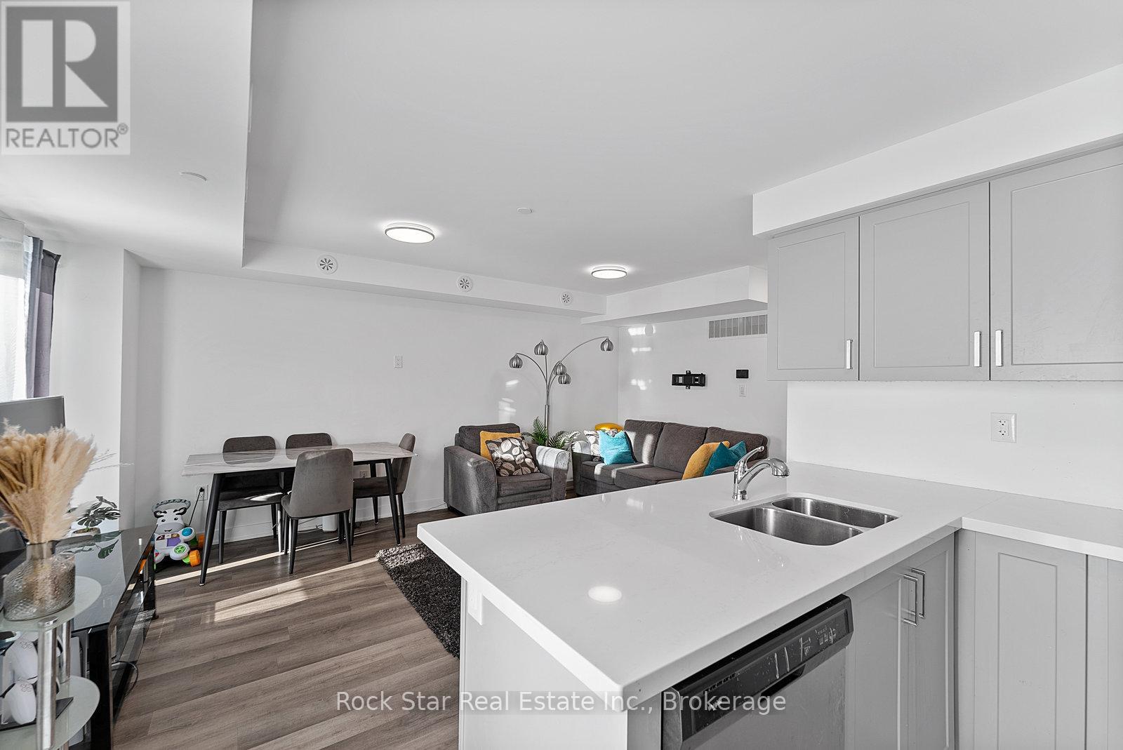 5 - 185 Veterans Drive, Brampton, Ontario  L7A 5L2 - Photo 12 - W12471762