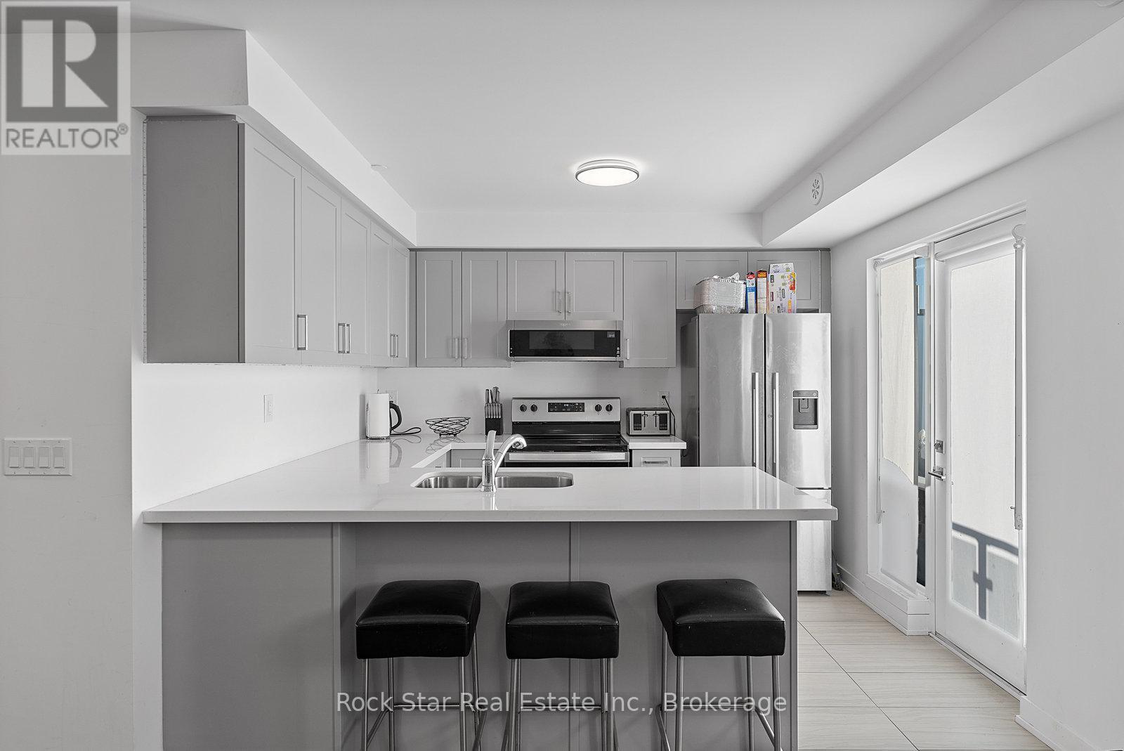 5 - 185 Veterans Drive, Brampton, Ontario  L7A 5L2 - Photo 9 - W12471762