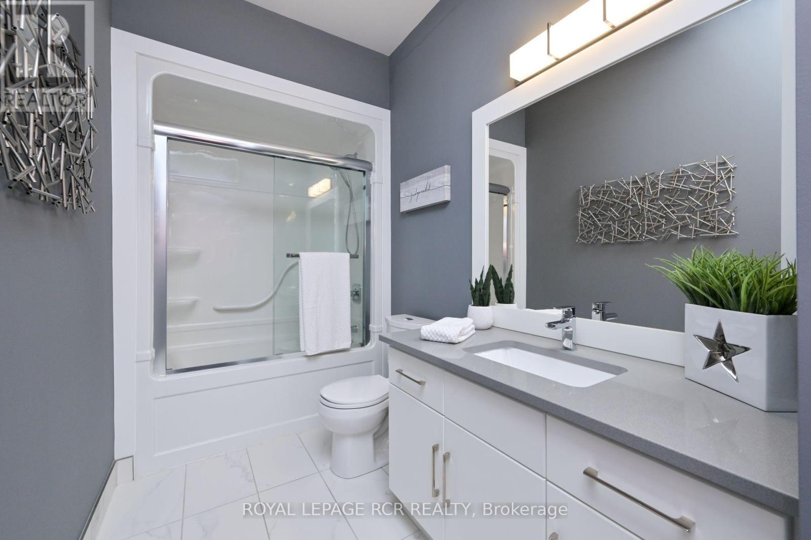 19 Dover Lane, Centre Wellington, Ontario  N1M 0E6 - Photo 15 - X12471604