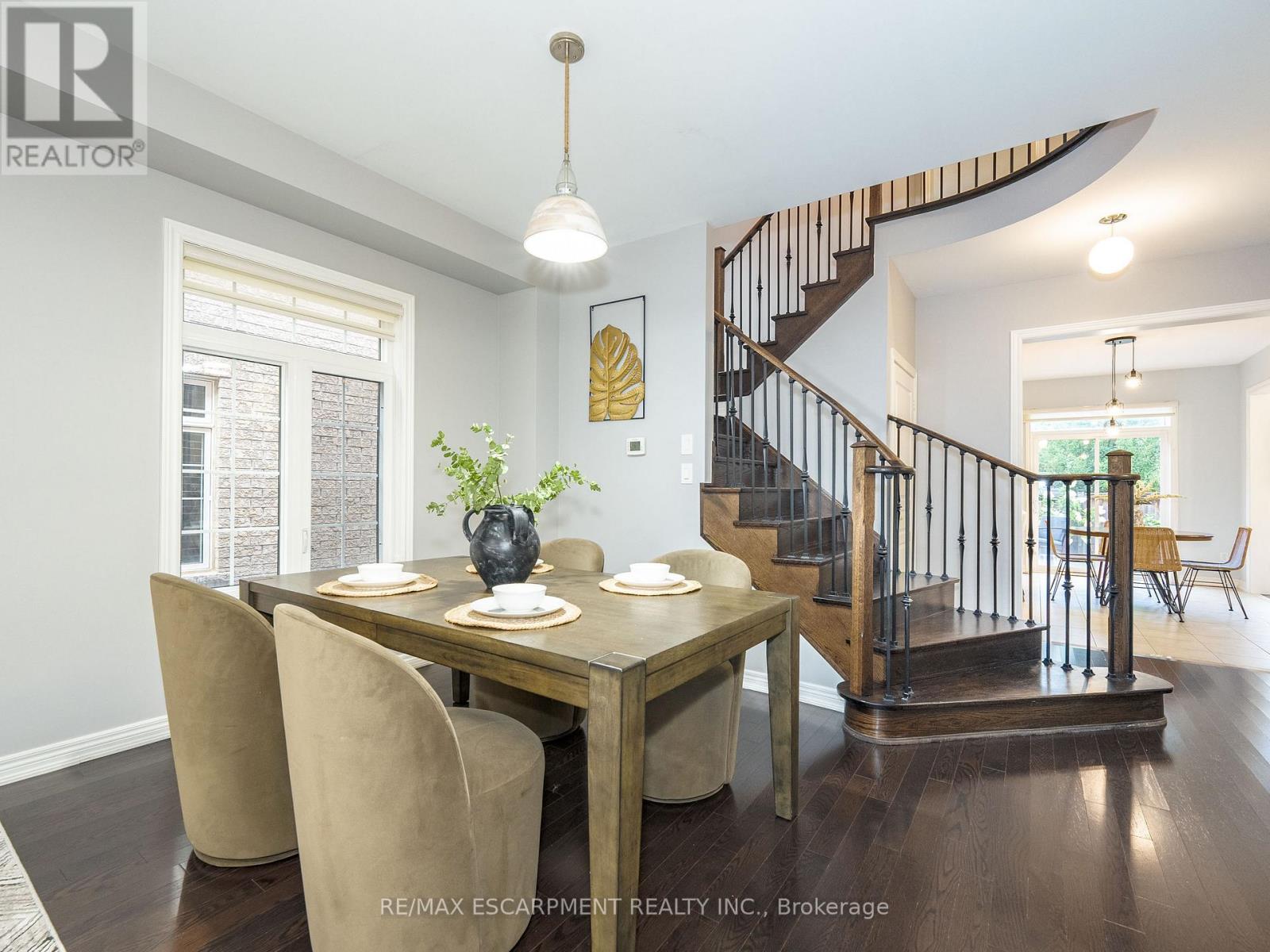 19 Mcknight Avenue, Hamilton, Ontario  L8B 0R5 - Photo 11 - X12471650