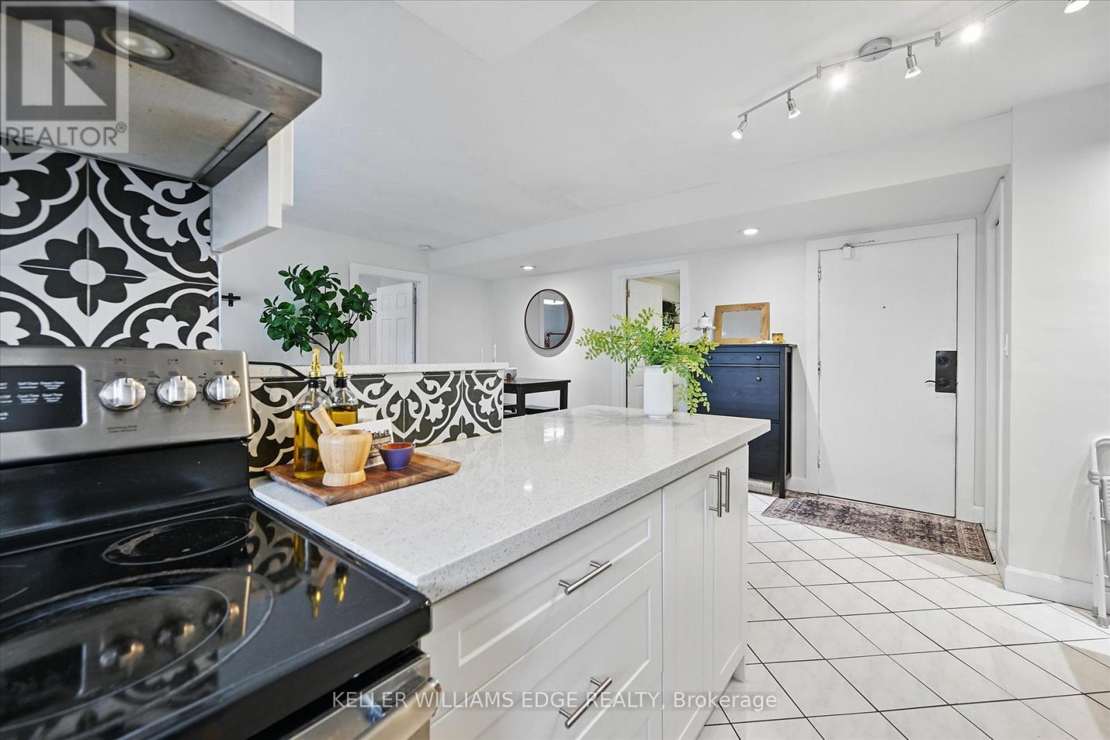 43 - 2373 King Street E, Hamilton, Ontario  L8K 1X9 - Photo 11 - X12471665