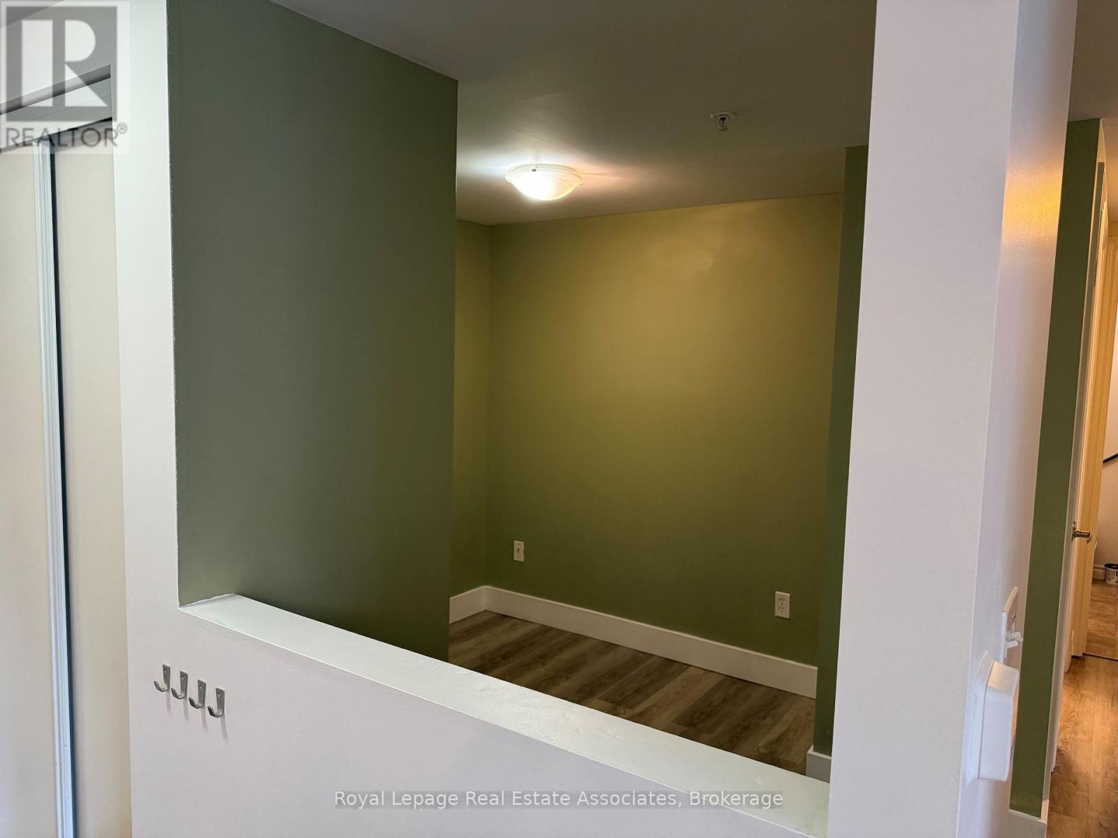 107 - 37 Goodwin Drive, Guelph, Ontario  N1L 0E6 - Photo 4 - X12471680