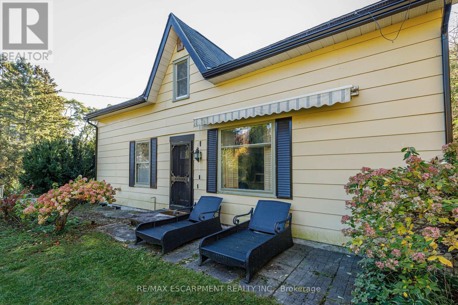 225 Berry Street, Meaford, Ontario  N4L 1G9 - Photo 2 - X12471722