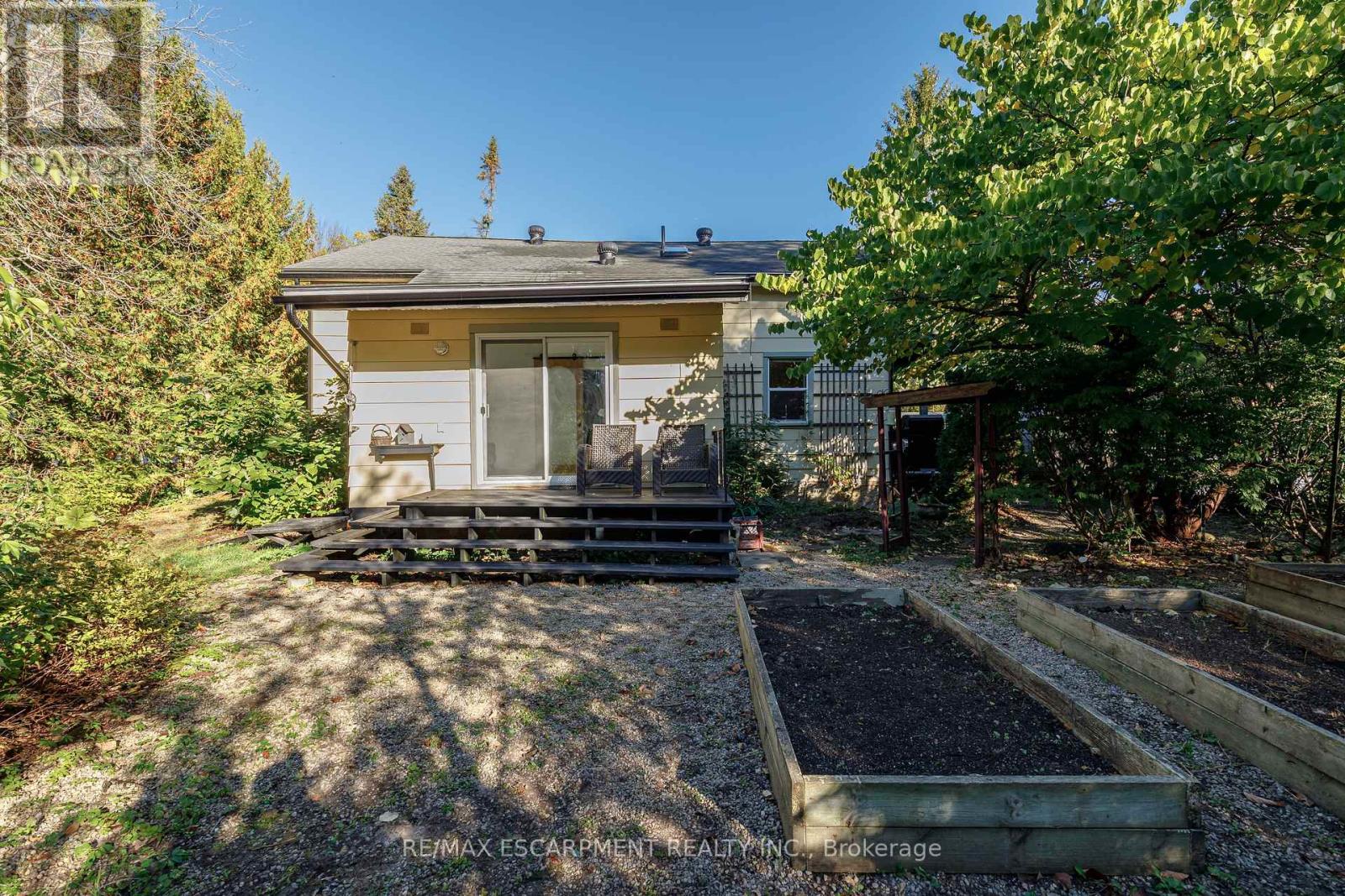 225 Berry Street, Meaford, Ontario  N4L 1G9 - Photo 43 - X12471722