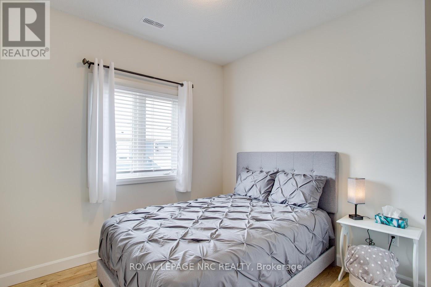 B - 12 Shores Lane, Fort Erie, Ontario  L0S 1B0 - Photo 14 - X12471783