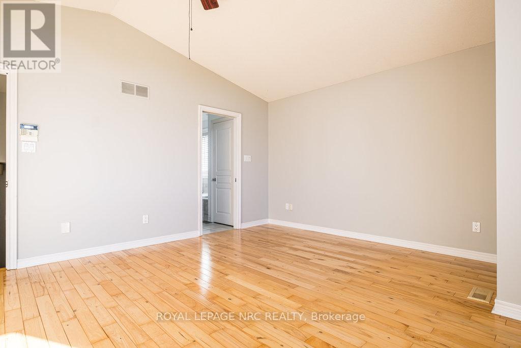 8071 Costabile Drive, Niagara Falls, Ontario  L2H 3H4 - Photo 21 - X12471784