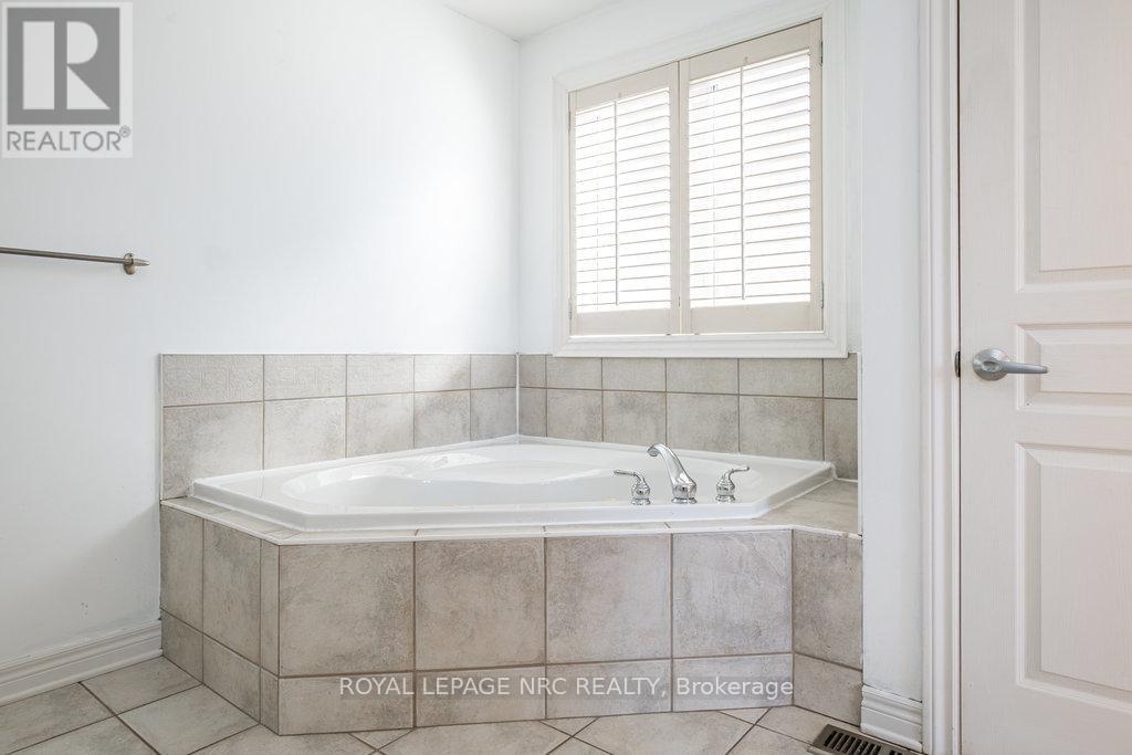 8071 Costabile Drive, Niagara Falls, Ontario  L2H 3H4 - Photo 25 - X12471784