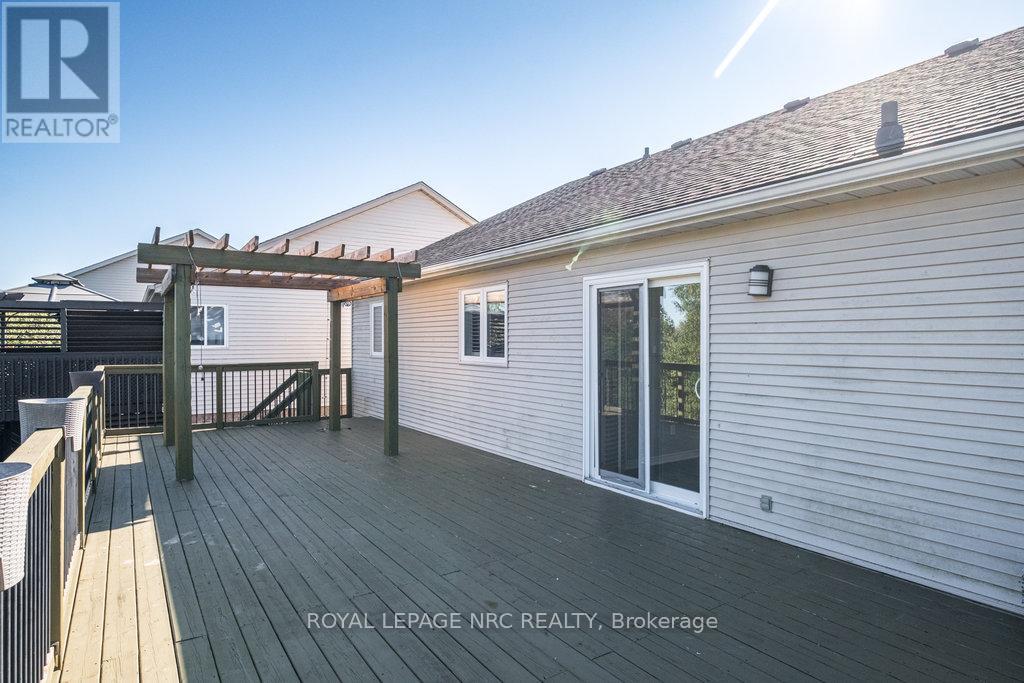 8071 Costabile Drive, Niagara Falls, Ontario  L2H 3H4 - Photo 38 - X12471784