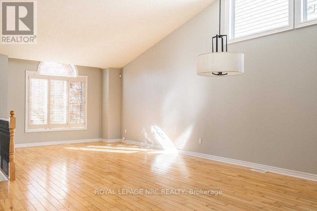 8071 Costabile Drive, Niagara Falls, Ontario  L2H 3H4 - Photo 8 - X12471784