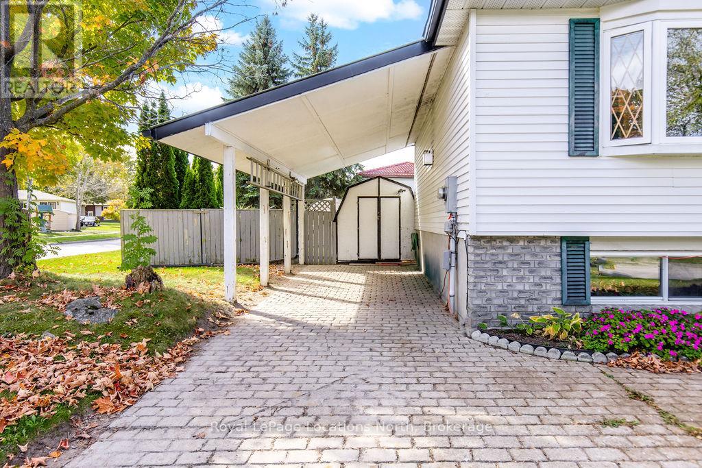 677 Bayview Drive, Midland, Ontario  L4R 4Y8 - Photo 3 - S12471792