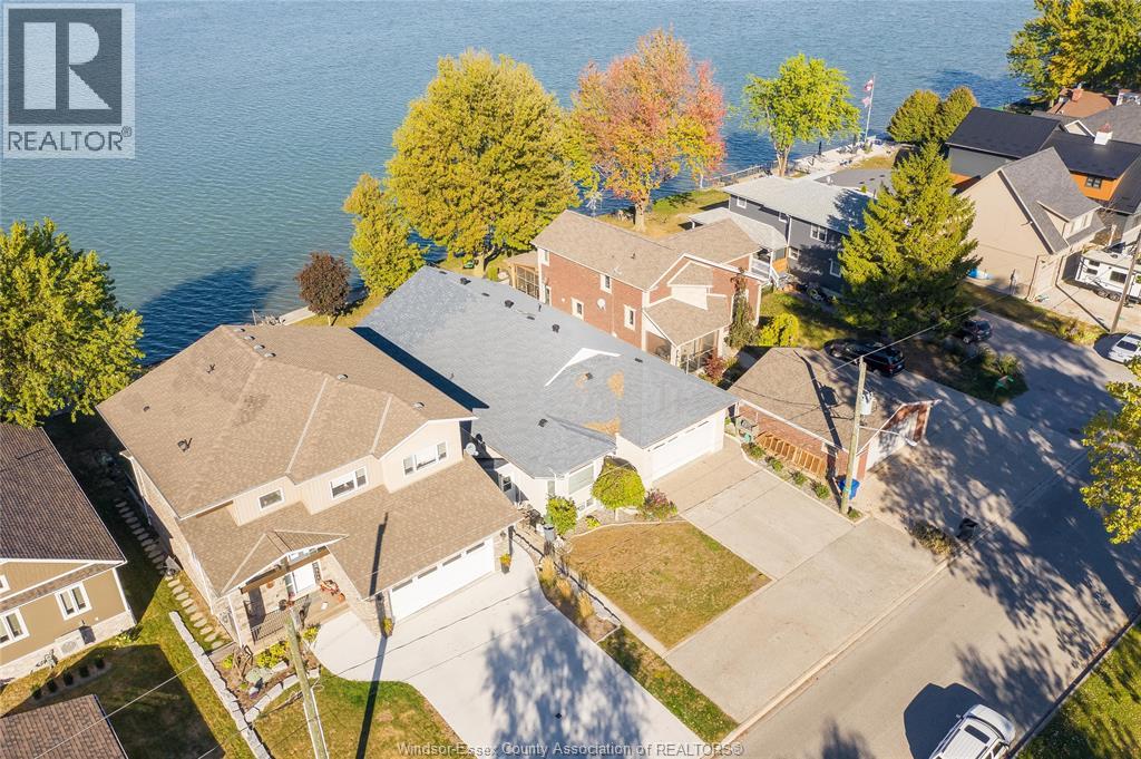MLS# 25026414: 1266 SHORELINE AVENUE, Lakeshore, Canada