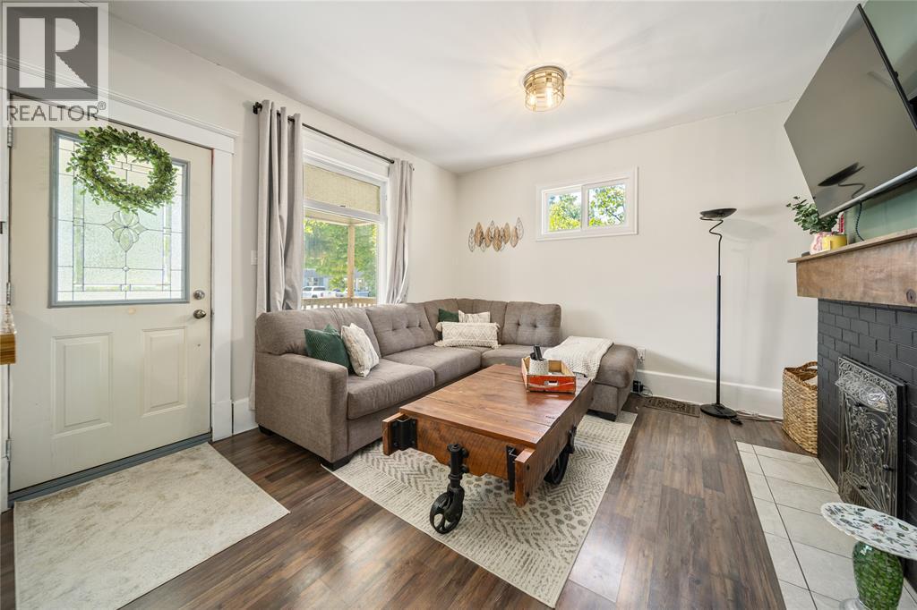 224 Confederation Street, Sarnia, Ontario  N7T 1Z8 - Photo 5 - 25026603