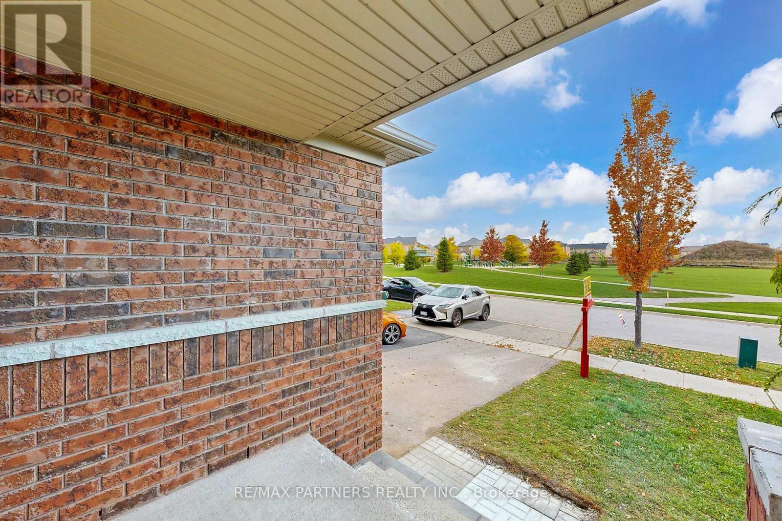 29 Robert Osprey Drive, Markham (Cathedraltown), Ontario  L6C 0K9 - Photo 7 - N12469538