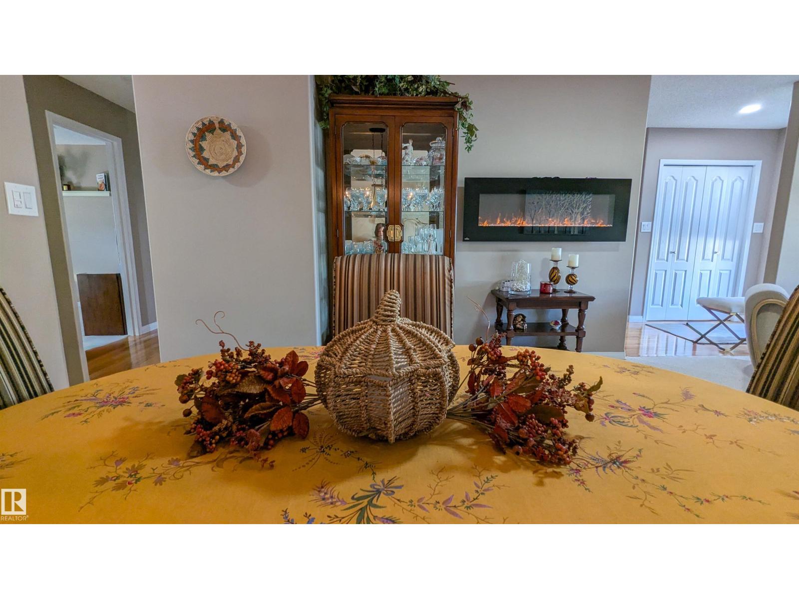 959 Youville Dr W Nw, Edmonton, Alberta  T6L 6T2 - Photo 9 - E4462796