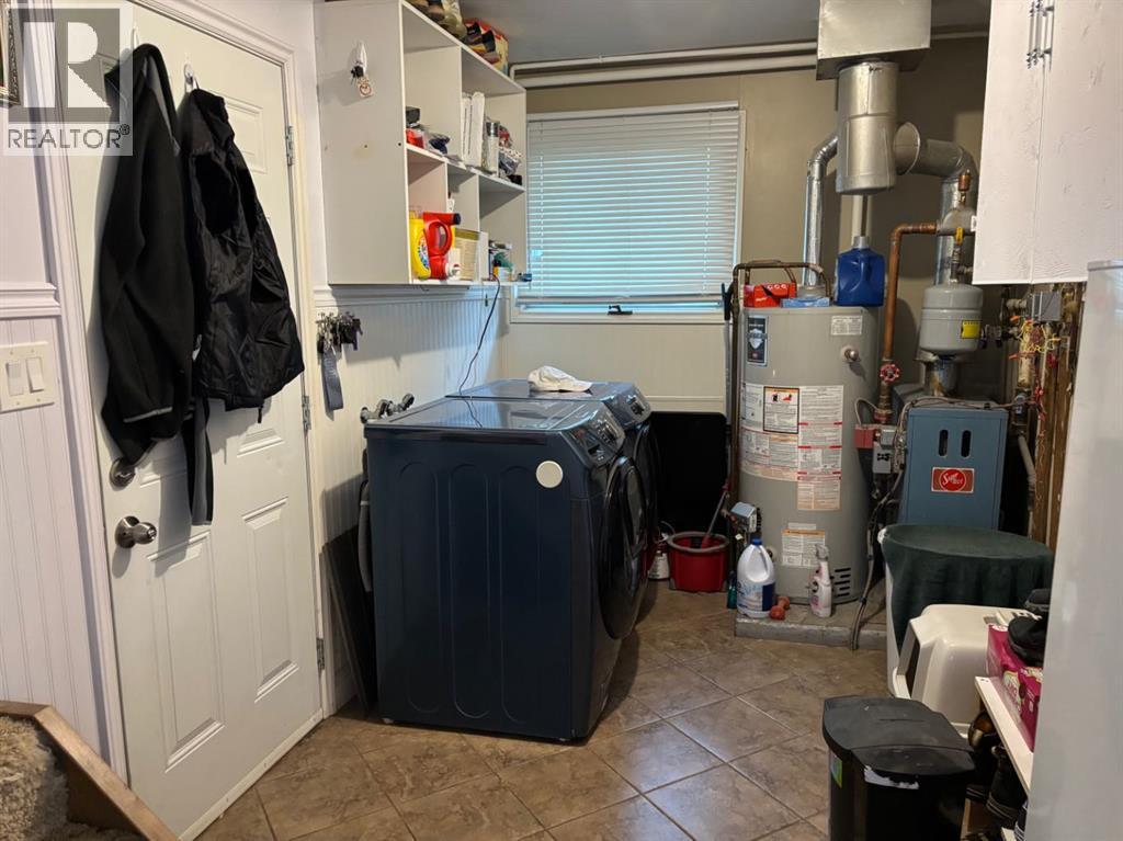 36 W Harker Avenue, Magrath, Alberta  T0K 1J0 - Photo 17 - A2247234