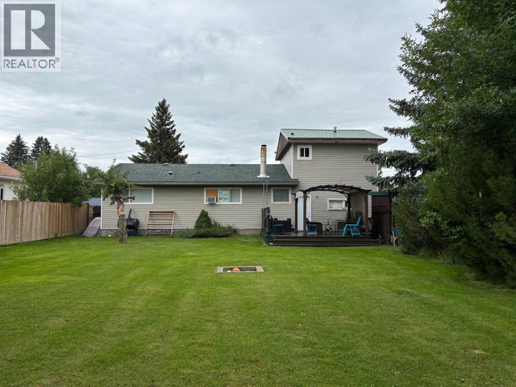 36 W Harker Avenue, Magrath, Alberta  T0K 1J0 - Photo 29 - A2247234